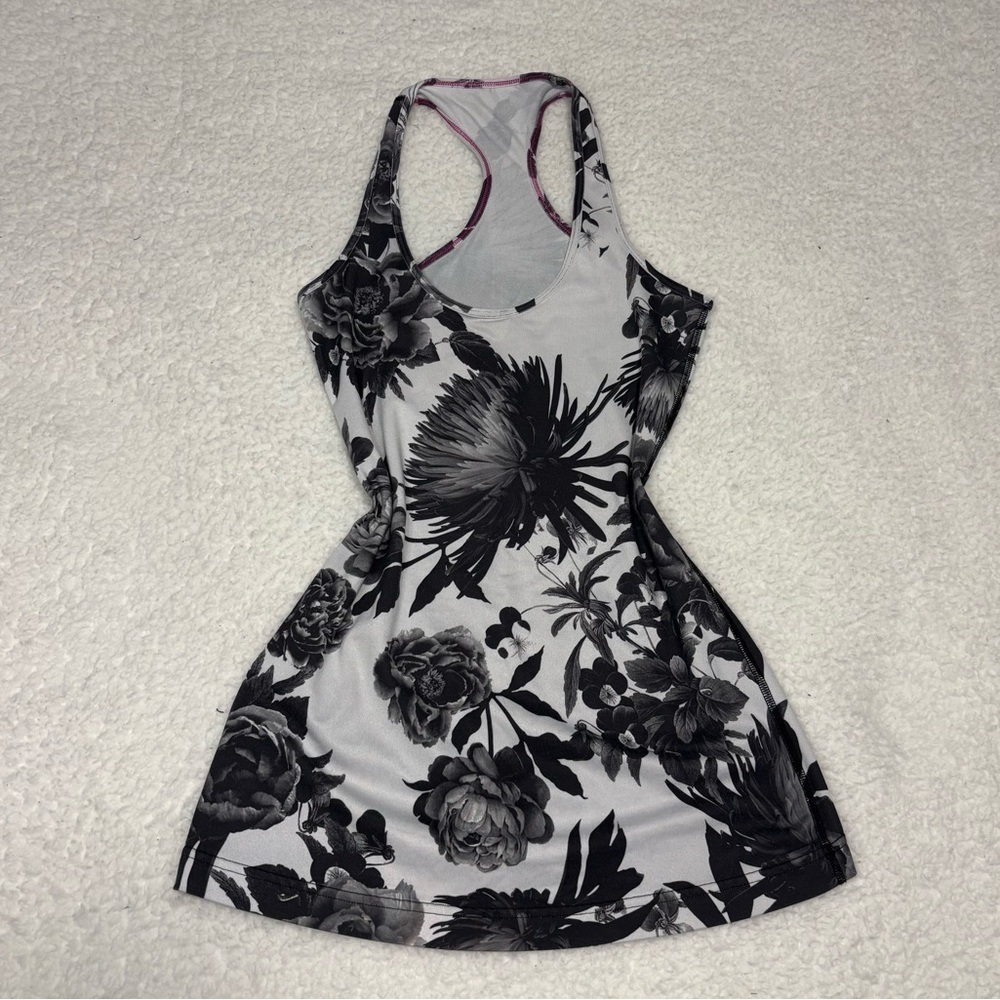 Lululemon Women Brisk Bloom Black White Cool Racerback Top